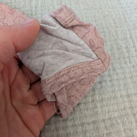 Gunamuna Convertible Pajamas, Dainty, 6-9mo - Picture 4 of 6